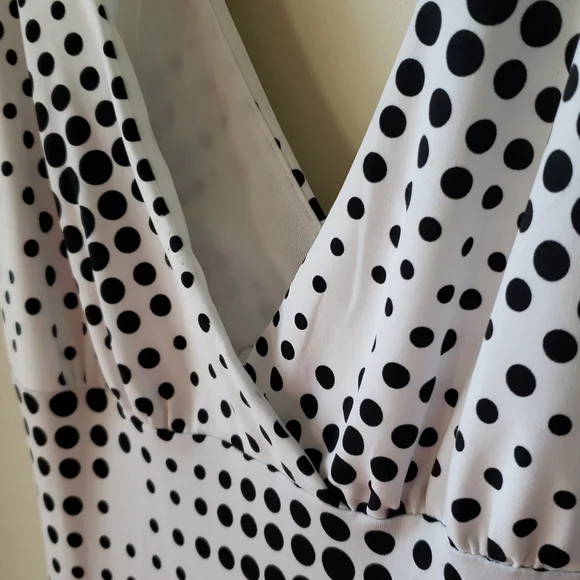 Charlotte Russe Sleeveless‎ Dress Dots - Picture 4 of 9